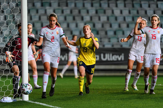 Anna Anvegård of Sweden looks dejected