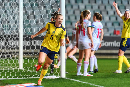 Magdalena Eriksson of Sweden celebrates the 4-0 goal