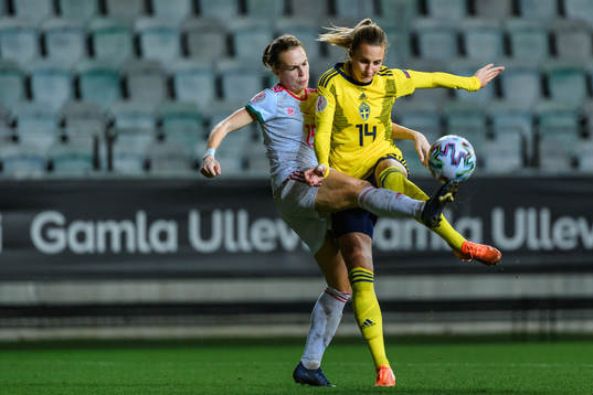 Zsófia Rácz of Hungary and Nathalie Björn of Sweden