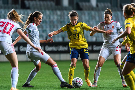 Loreta Kullashi of Sweden against Hanna Németh Bernadett