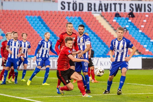 Jens Stage of FC Köpenhamn and Pontus Wernbloom of IFK