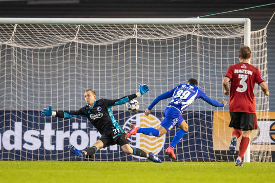 Tobias Sana of IFK Göteborg sobres 1-0