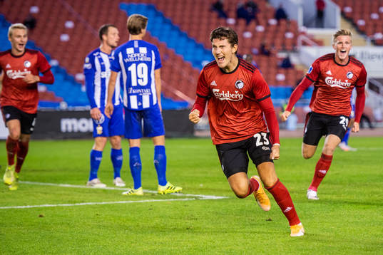 Jonas Wind of FC Köpenhamn celebrates