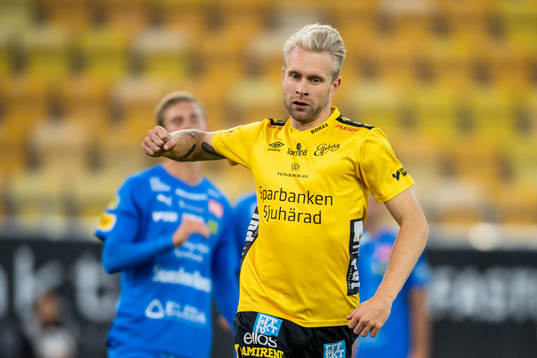 Elfsborgs Johan Larsson jublar