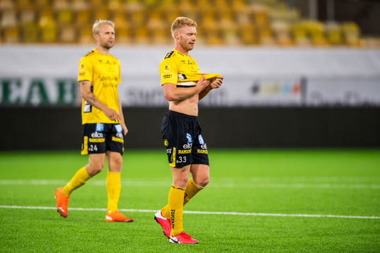 Elfsborgs Sivert Heltne Nilsen och Johan Larsson deppar