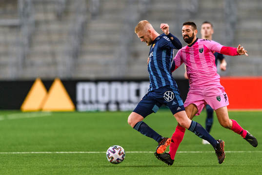 Kalle Holmberg of Djurgården and Olmo González Casado of