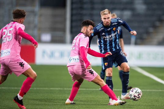 Jonathan Ring of Djurgården and Ethan Jolley of of Europa