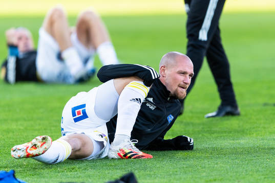 Falkenbergs Christoffer Carlsson före fotbollsmatchen i