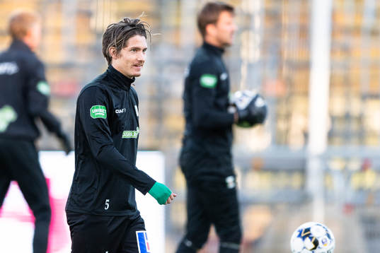 Varbergs Robin Book före fotbollsmatchen i Allsvenskan