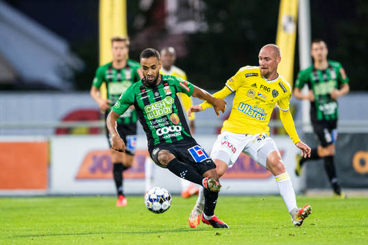 Varbergs Junes Barny och Falkenbergs Christoffer Carlsson