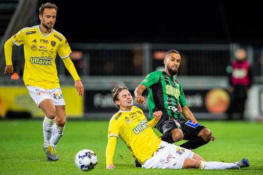 Falkenbergs Axel Norén och Varbergs Junes Barny