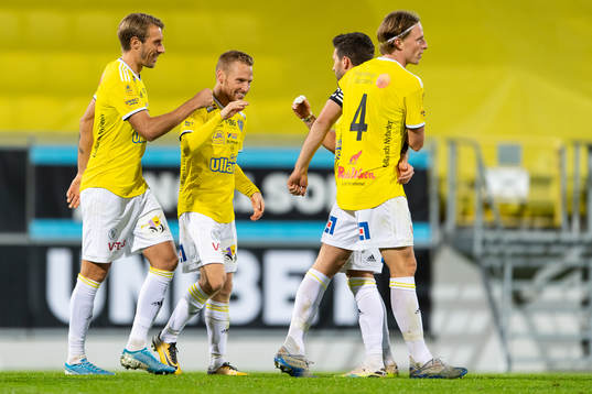 Falkenbergs spelare jublar