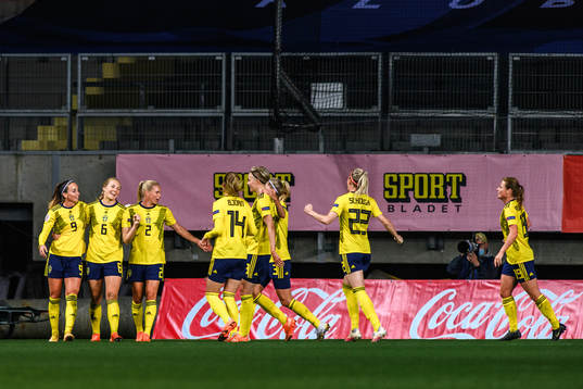 Kosovare Asllani, Magdalena Eriksson and Jonna Andersson of