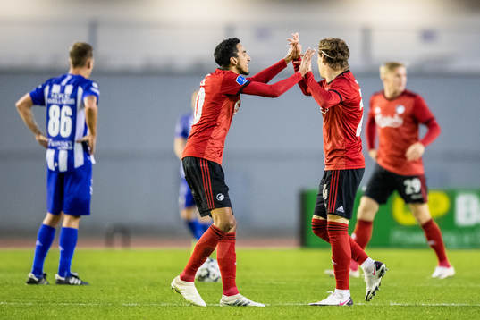 Robert Mudražija (r) and Carlos Zeca (l) of FC Köpenhamn