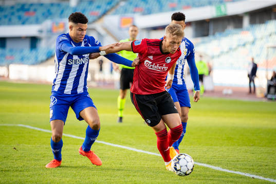 Alexander Jallow of IFK Göteborg and Viktor Fischer of FC