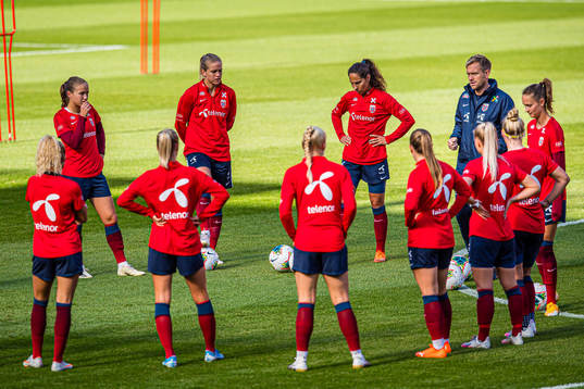 Guro Reiten, Elise Hove Thorsnes, Ingrid Moe Wold of Norway