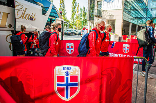 Maren Nævdal Mjelde and Maria Thorisdottir of the