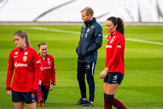 Kristine Minde of Norway and Martin Sjögren, head coach of