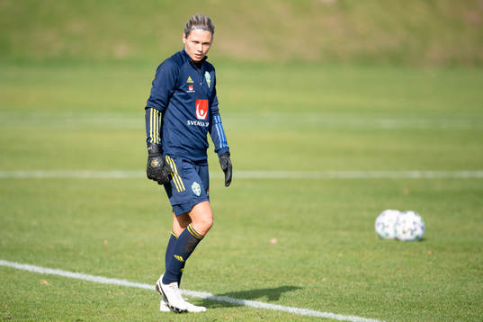 Goalkeeper Jennifer Falk