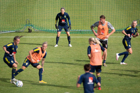 Goalkeeper Jennifer Falk
