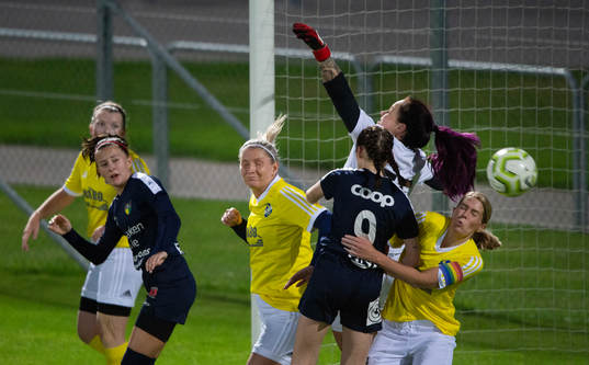 i dammatchen mellan FC Hessleholm och Näsum i Hässleholm