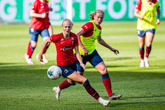 Karina Sævik and Julie Blakstad of the Norwegian women’s