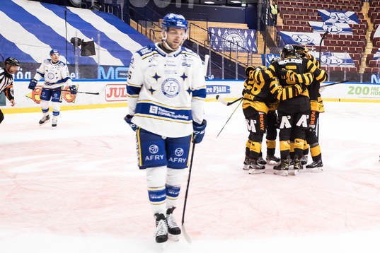 Skellefteås Jesper Frödén jubel