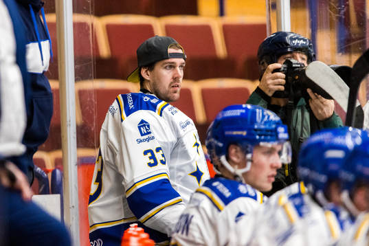 Leksands målvakt Axel Brage i båset