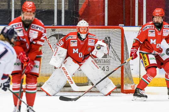 Modos målvakt Klara Peslarova