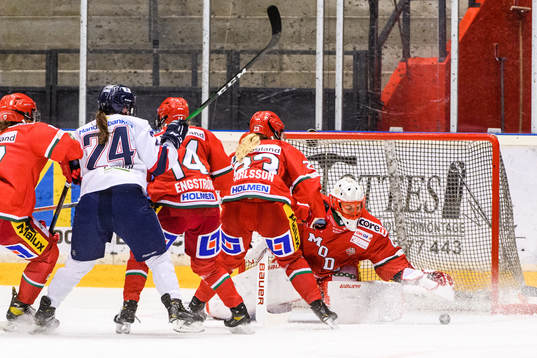 Modos målvakt Klara Peslarova