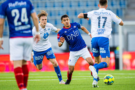 Tobias Christensen of Molde and Osame Sahraoui of Vålerenga