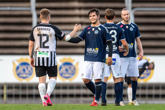 Landskronas Niklas Nielsen och Utsiktens Andreas Jernarp