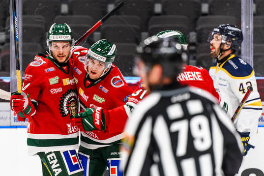 Frölundas Theodor Lennström och Linus Nässén jublar