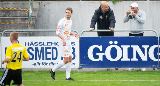 i matchen mellan IFK Hässleholm och Älmeboda/Linneryd i