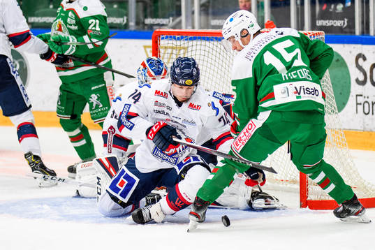 Linköpings Petteri Nikkilä  och Rögles Simon Ryfors