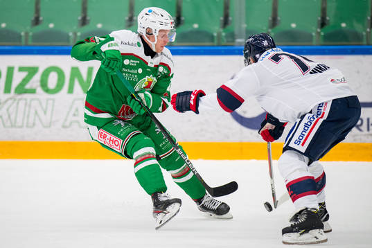 Rögles Anton Bengtsson och Linköpings Petteri Nikkilä