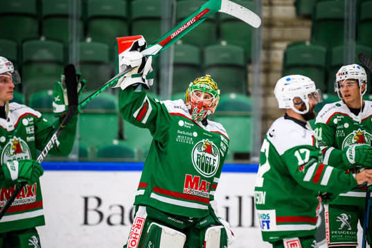 Rögles målvakt Christoffer Rifalk jublar