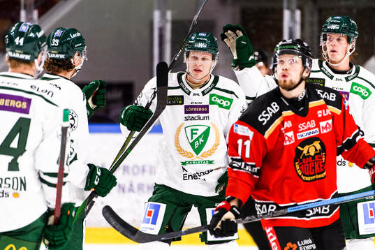 Färjestads Daniel Viksten jublar