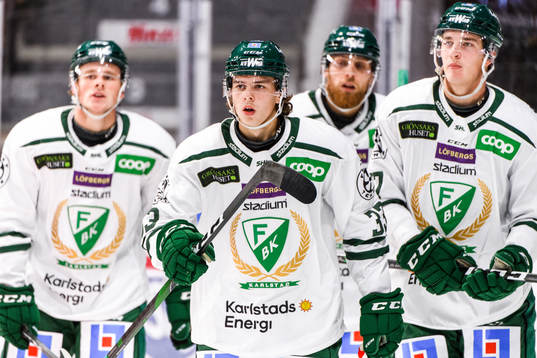 Färjestads Albert Johansson och Oskar Bäck jublar