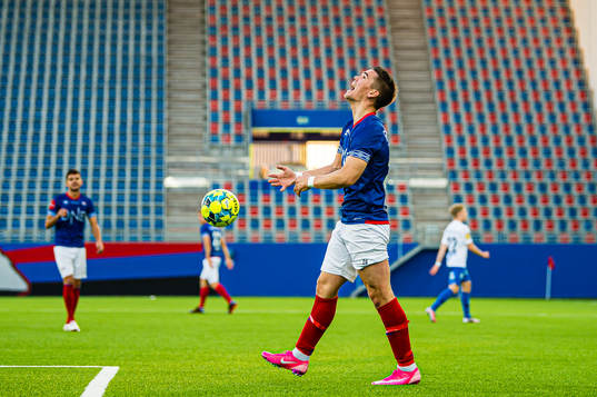 Vidar Örn Kjartansson of Vålerenga reacts