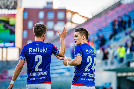 Vidar Örn Kjartansson of Vålerenga celebrates