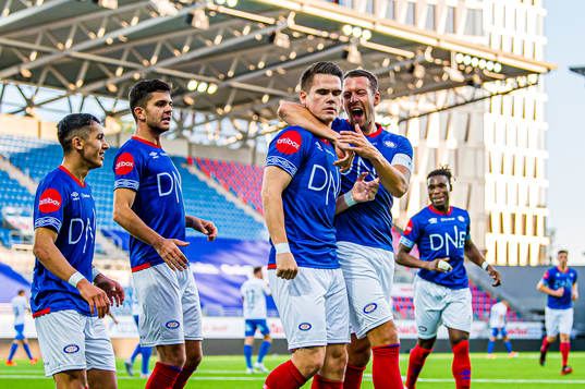 Vidar Örn Kjartansson of Vålerenga celebrates