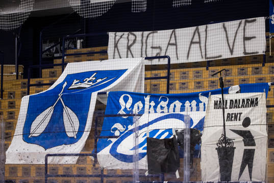 Ståplats med TIFO och banderoll för Leksands Martin
