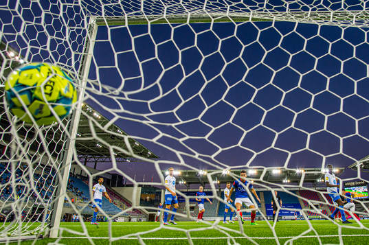 Aron Leonard Dønnum of Vålerenga scores the 2-0 goal