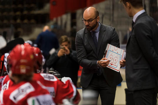 Modos tränare Björn Edlund