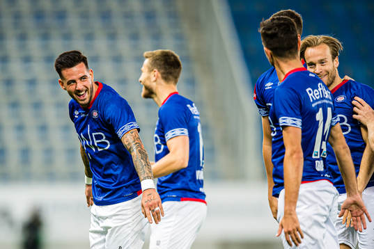 Aron Leonard Dønnum of Vålerenga celebrates