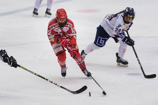 Modos Mina Waxin mot Linköpings 24Carly Bullock