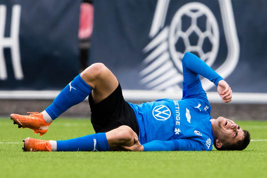 Halmstads Emil Tot Wikström med en befarad skada