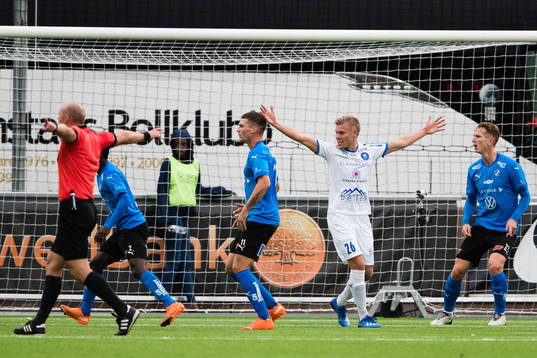 Akropolis Martin Falkeborn reagerar på en handssituation
