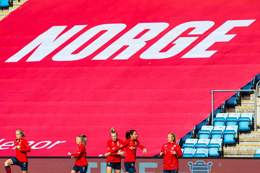 Julie Blakstad, Emilie Marie Aanes Woldvik, Synne Sofie